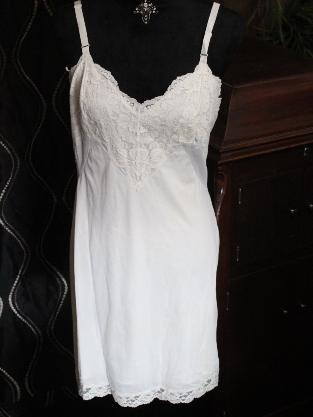 Vintage Sears Women's White Lace Trim Slip Dress Night Gown Size 38 Romantic